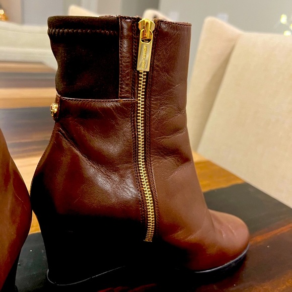 Michael Kors Evelyn Boots - Picture 3 of 5